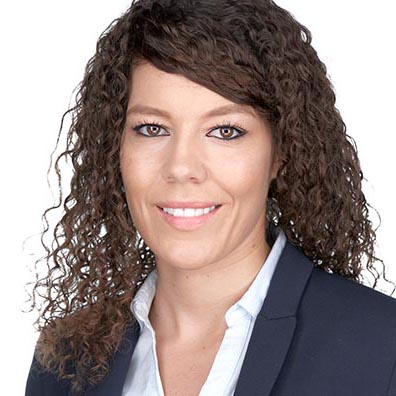 Yasmina, portrait professionnel réalisé chez Headshot Pro